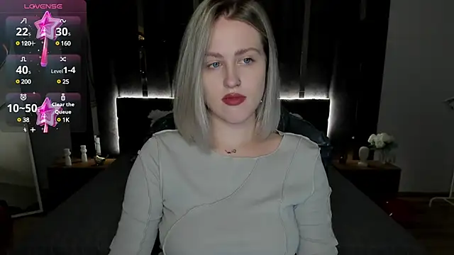 Snapshot of _Sarah_Soul_ chatting on 02.19.25 Sarah Soul online show from 02.19.25