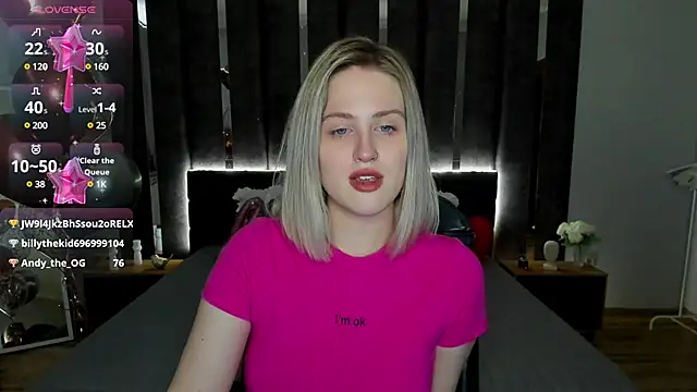 Snapshot of _Sarah_Soul_ chatting on 02.25.25 Sarah Soul online show from 02.25.25