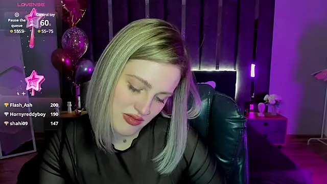 Snapshot of _Sarah_Soul_ chatting on 03.05.25 Sarah Soul online show from 03.05.25