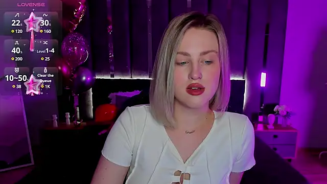 Snapshot of _Sarah_Soul_ chatting on 03.06.25 Sarah Soul online show from 03.06.25