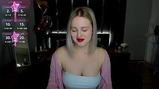 Snapshot of _Sarah_Soul_ chatting on 03.07.25 Sarah Soul online show from 03.07.25