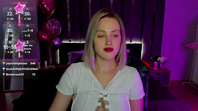 Snapshot of _Sarah_Soul_ chatting on 03.08.25 Sarah Soul online show from 03.08.25