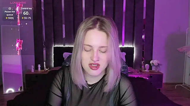 Snapshot of _Sarah_Soul_ chatting on 03.21.25 Sarah Soul online show from 03.21.25