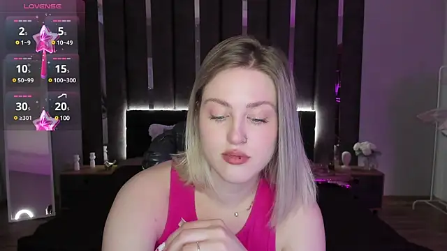 Snapshot of _Sarah_Soul_ chatting on 03.23.25 Sarah Soul online show from 03.23.25