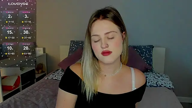 Snapshot of _Sarah_Soul_ chatting on 09.09.25 Sarah Soul online show from 09.09.25