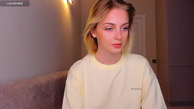 Snapshot of pretty_girlnextdoor chatting on 12.05.24 pretty girlnextdoor online show from 12.05.24