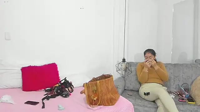 Snapshot of FerANDviki chatting on 02.20.25 FerANDviki online show from 02.20.25