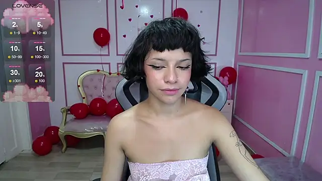 Snapshot of kathina_t chatting on 03.01.25 kathina t online show from 03.01.25