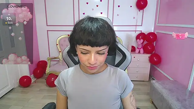 Snapshot of kathina_t chatting on 03.04.25 kathina t online show from 03.04.25