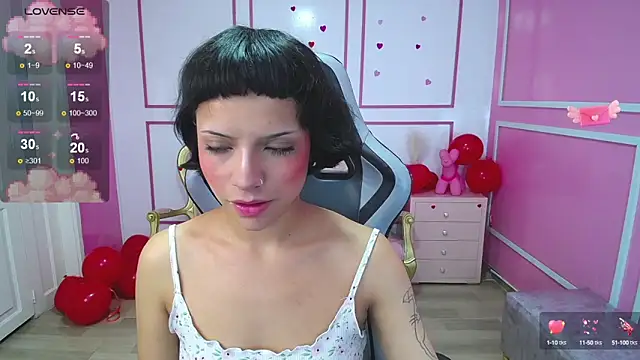 Snapshot of kathina_t chatting on 03.07.25 kathina t online show from 03.07.25