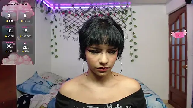 Snapshot of kathina_t chatting on 09.24.25 kathina t online show from 09.24.25