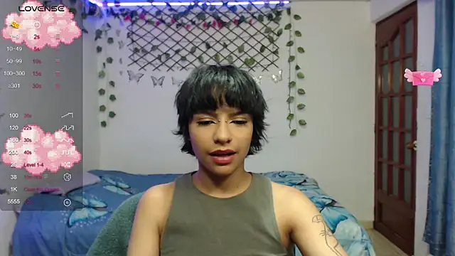 Snapshot of kathina_t chatting on 10.04.25 kathina t online show from 10.04.25
