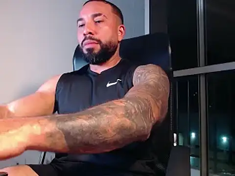 Snapshot of roman_muscle chatting on 01.29.25 roman muscle online show from 01.29.25