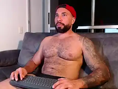 Snapshot of roman_muscle chatting on 02.01.25 roman muscle online show from 02.01.25