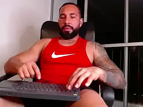 Snapshot of roman_muscle chatting on 02.21.25 roman muscle online show from 02.21.25