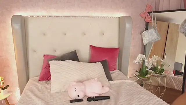 ViolettMoon1 online show from 02.20.25