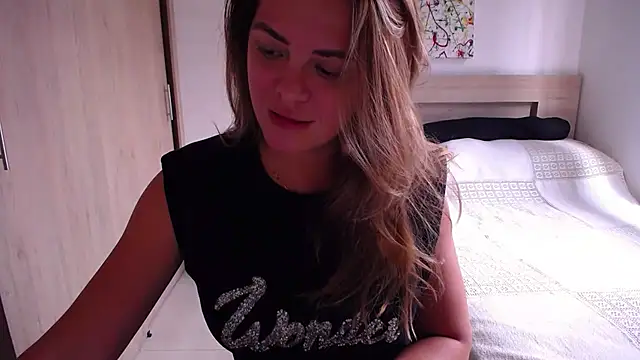 ParisW online show from 02.20.25