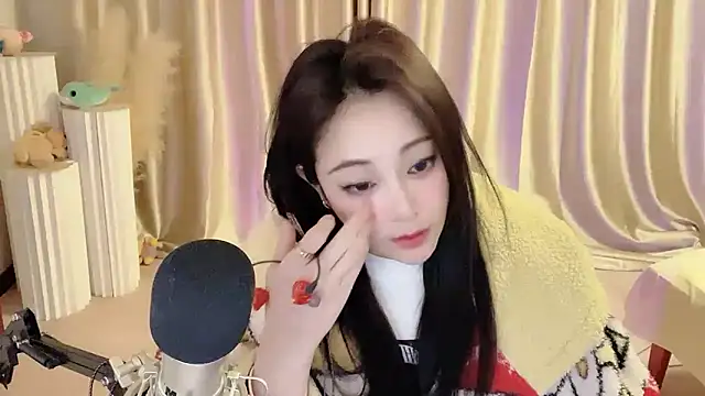 Daisy-77 online show from 03.16.25