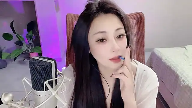 Daisy-77 online show from 12.18.25