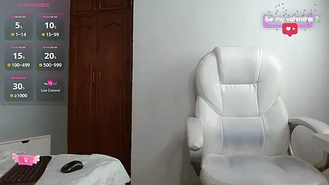 Snapshot of cintia_hills chatting on 03.04.25 cintia hills online show from 03.04.25