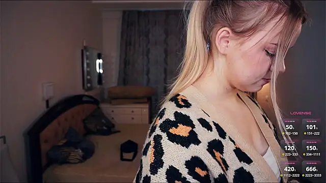 ZaraCreedon online show from 09.11.25