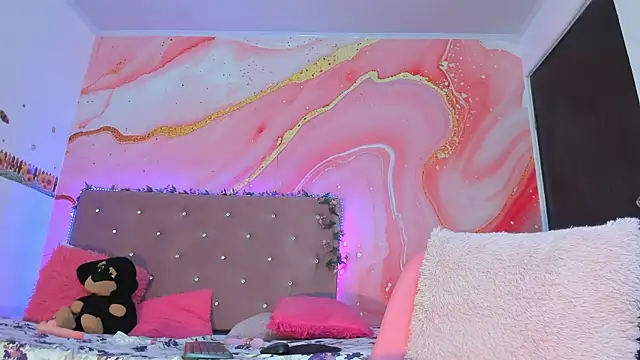 Snapshot of Daisy__rose chatting on 02.04.25 Daisy rose online show from 02.04.25