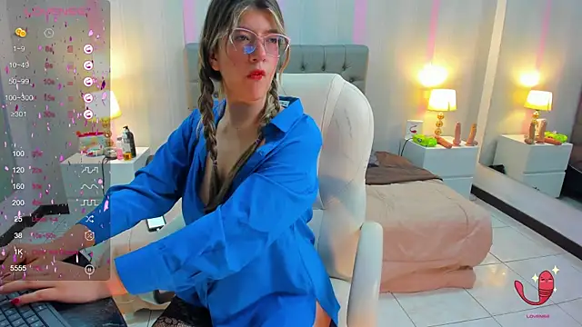 SEXMILLA  online show from 02.17.25