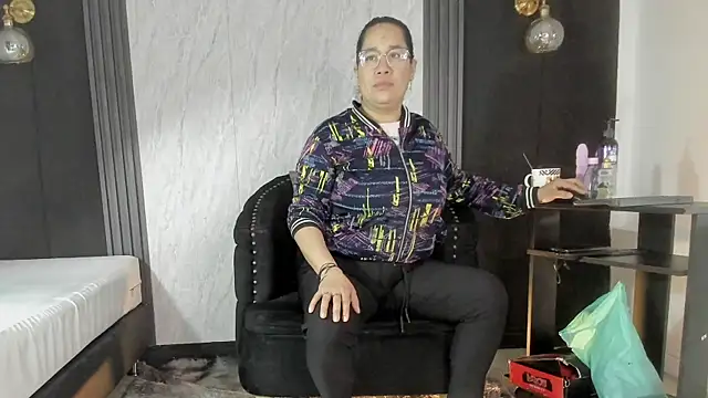 alondrabigtits online show from 11.15.25