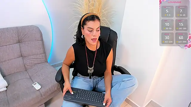 Ada Monroe10 online show from 09.15.25