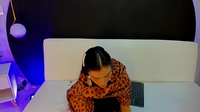 Ada Monroe10 online show from 02.11.26