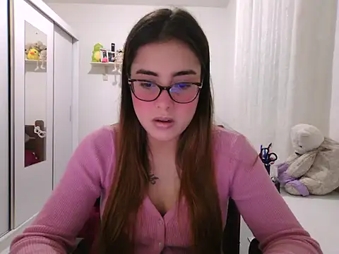 Snapshot of maliamiller chatting on 06.22.26 maliamiller online show from 06.22.26