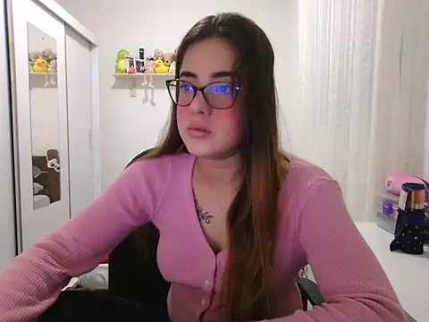 Snapshot of maliamiller chatting on 07.02.26 maliamiller online show from 07.02.26