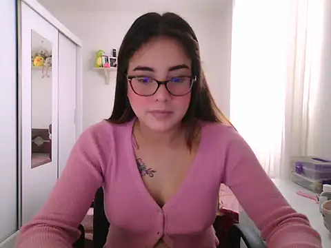 Snapshot of maliamiller chatting on 07.11.26 maliamiller online show from 07.11.26