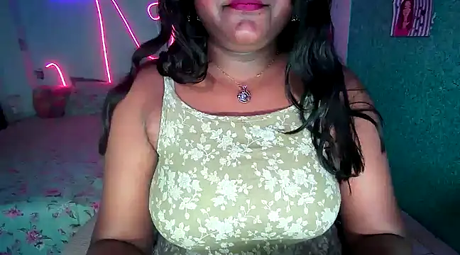 Snapshot of expression_queen chatting on 03.09.25 expression queen online show from 03.09.25