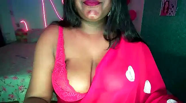 Snapshot of expression_queen chatting on 03.10.25 expression queen online show from 03.10.25