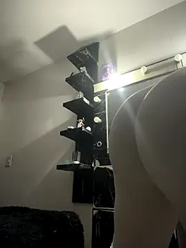 Snapshot of doll_celeste20 chatting on 12.19.25 doll celeste20 online show from 12.19.25