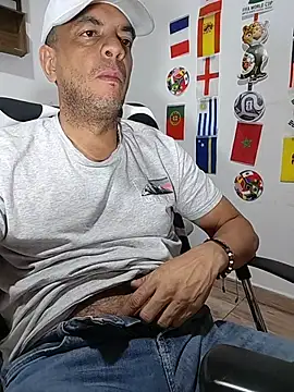Snapshot of latinmartin73 chatting on 06.29.26 latinmartin73 online show from 06.29.26