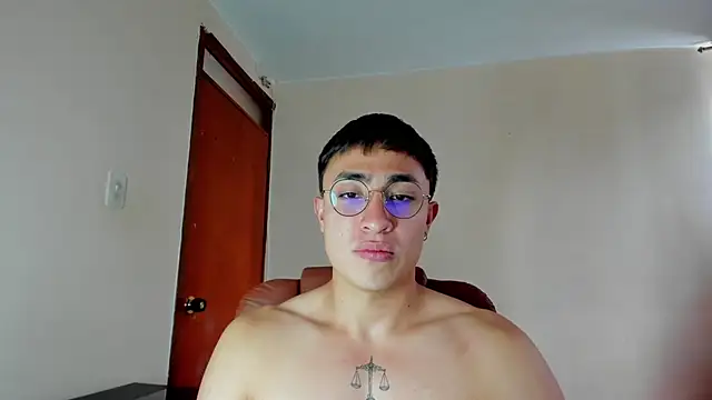 Leoknight online show from 02.08.25