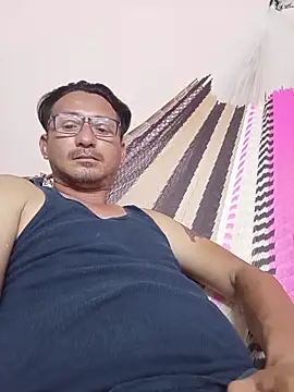 Andresguz35 online show from 10.27.25