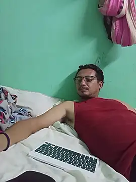 Andresguz35 online show from 12.18.25