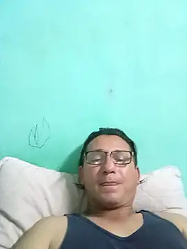 Andresguz35 online show from 06.14.26
