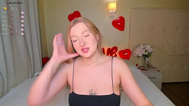 Emma  Leee online show from 02.16.25