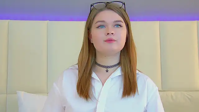 CrystalLyons online show from 03.18.25