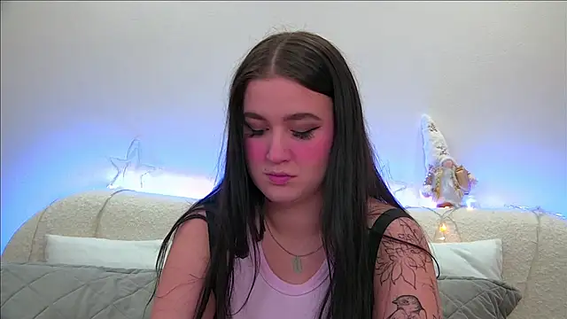 Snapshot of ChristinaMilton chatting on 01.06.25 ChristinaMilton online show from 01.06.25