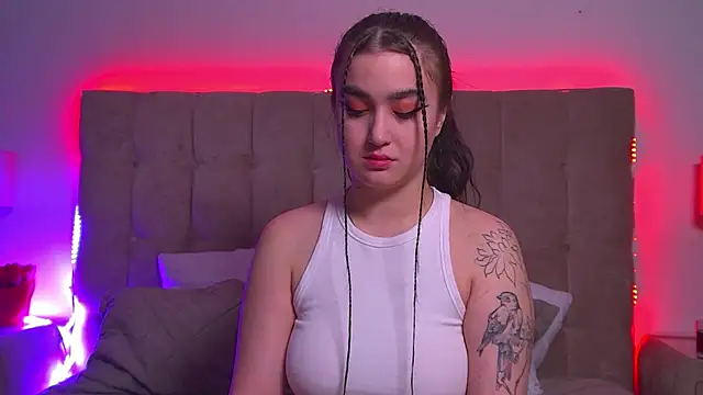 Snapshot of ChristinaMilton chatting on 01.26.25 ChristinaMilton online show from 01.26.25