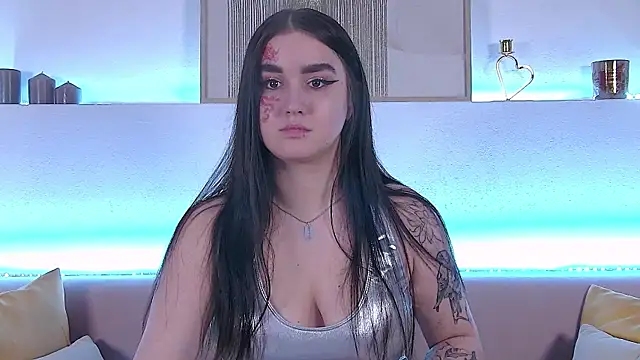 Snapshot of ChristinaMilton chatting on 01.31.25 ChristinaMilton online show from 01.31.25