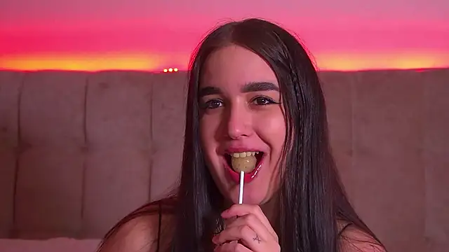 Snapshot of ChristinaMilton chatting on 02.01.25 ChristinaMilton online show from 02.01.25