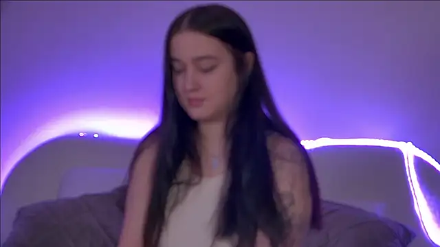 Snapshot of ChristinaMilton chatting on 02.07.25 ChristinaMilton online show from 02.07.25