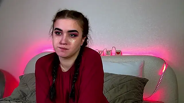 Snapshot of ChristinaMilton chatting on 02.17.25 ChristinaMilton online show from 02.17.25