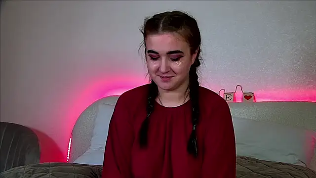 Snapshot of ChristinaMilton chatting on 02.18.25 ChristinaMilton online show from 02.18.25